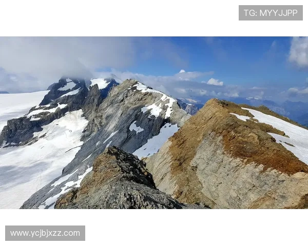 周静独家分享攀岩心得与技巧助你征服高峰挑战自我极限